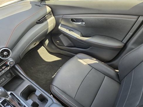 Used 2025 Nissan Sentra SR w/ SR Premium Package FWD image 13