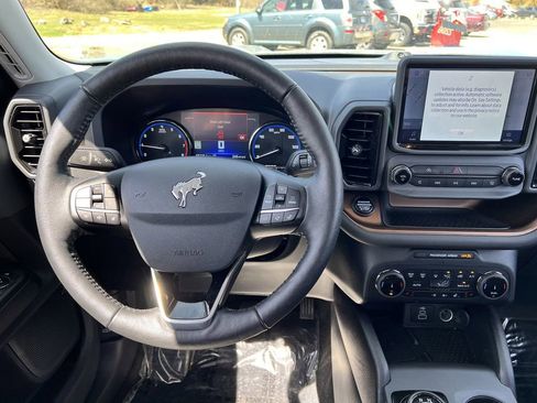 Used 2023 Ford Bronco Sport Outer Banks w/ Tech Package AWD/4WD image 9