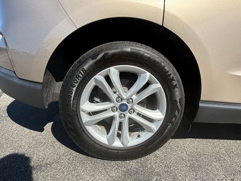 Certified 2020 Ford Edge SEL w/ Convenience Package AWD/4WD image 33