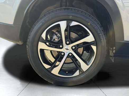 Used 2024 Chevrolet Trax RS w/ Sunroof Package FWD image 59