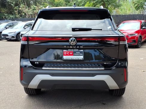 Used 2025 Volkswagen Tiguan SE AWD/4WD image 5