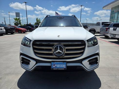 Used 2024 Mercedes-Benz GLS 580 4MATIC image 2