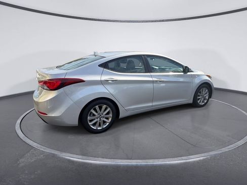 Used 2014 Hyundai Elantra SE w/ Option Group 02 FWD image 4