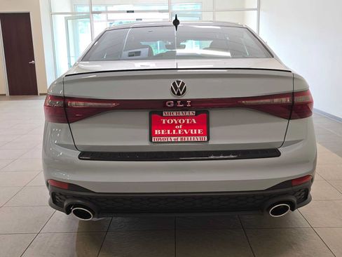 Used 2026 Volkswagen Jetta GLI Autobahn FWD image 5