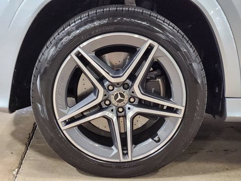 Used 2024 Mercedes-Benz GLS 450 4MATIC image 28