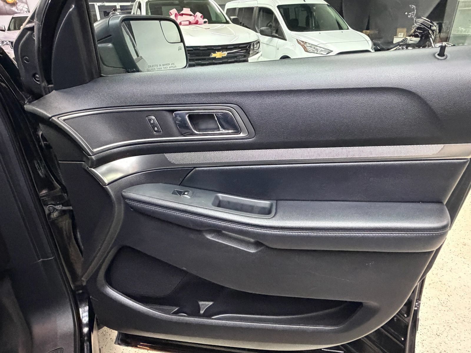 Used 2018 Ford Explorer XLT FWD image 28