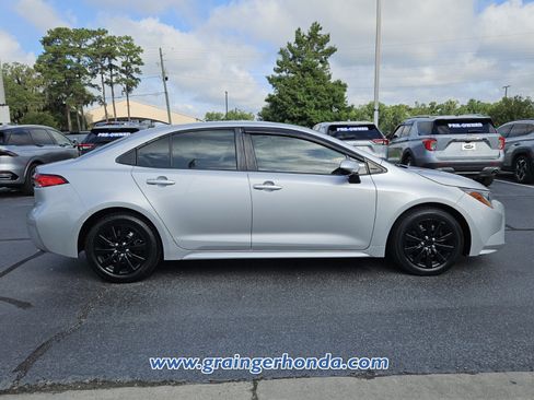 Used 2021 Toyota Corolla LE FWD image 6