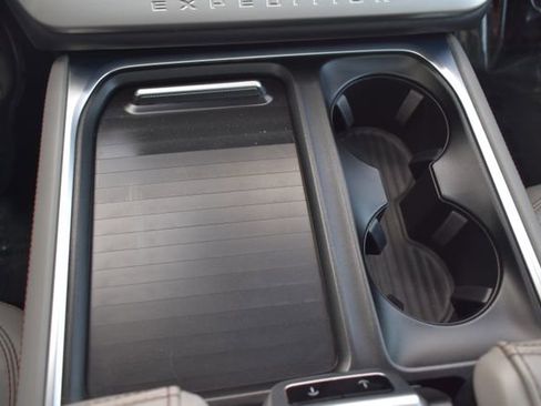 Used 2025 Ford Expedition Max Active AWD/4WD image 34
