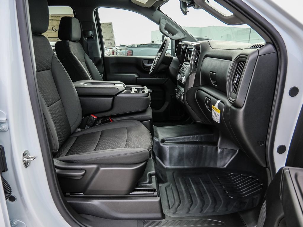 New 2026 GMC Sierra 2500 Pro w/ Convenience Package RWD image 16