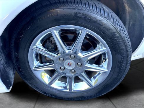 Used 2011 Cadillac DTS Luxury image 38