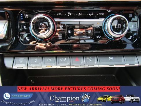 Used 2026 GMC Sierra 3500 Denali Ultimate AWD/4WD image 9