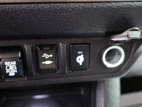 Used 2019 Toyota Tacoma TRD Off-Road AWD/4WD image 63