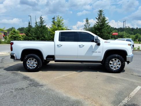 Used 2022 Chevrolet Silverado 2500 LTZ w/ LTZ Premium Package AWD/4WD image 4