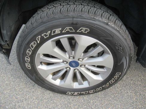 Used 2018 Ford F150 XL w/ Equipment Group 101A Mid AWD/4WD image 10