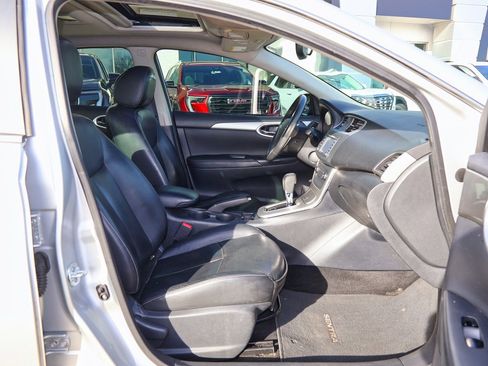 Used 2015 Nissan Sentra SR w/ SR Premium Package image 25