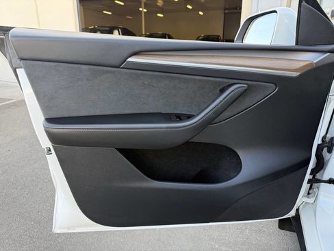 Used 2023 Tesla Model Y Long Range image 29