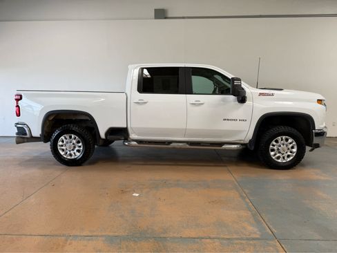 Used 2021 Chevrolet Silverado 2500 LT w/ Z71 Off-Road Package AWD/4WD image 6