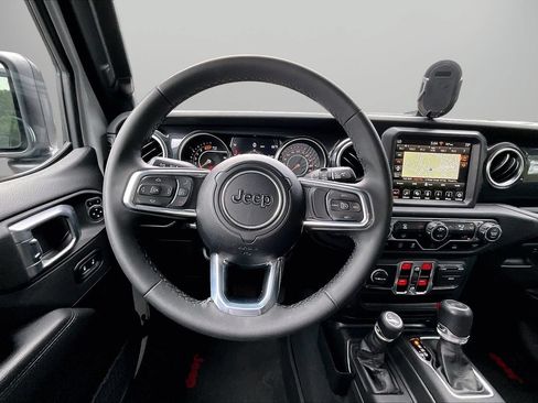 Used 2023 Jeep Wrangler Unlimited Sahara AWD/4WD image 11