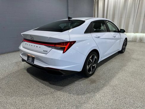 Used 2023 Hyundai Elantra Limited FWD image 3