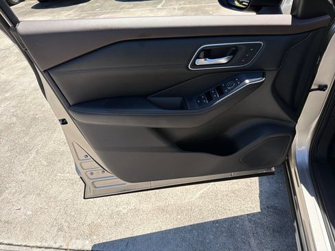 Used 2023 Nissan Rogue Platinum w/ Platinum Premium Package FWD image 18