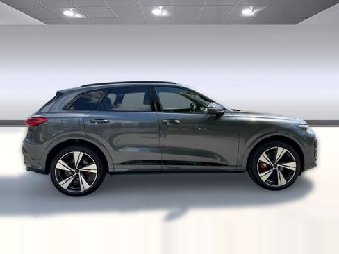 New 2026 Audi SQ5 Premium Plus AWD/4WD image 8