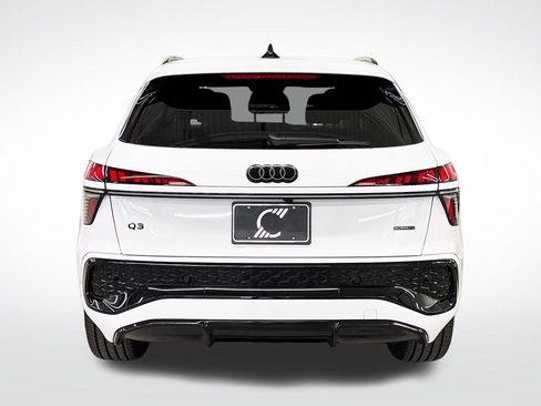 New 2026 Audi Q3 quattro 2.0T AWD/4WD image 4