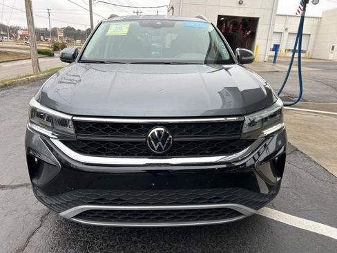 Used 2023 Volkswagen Taos SE image 4