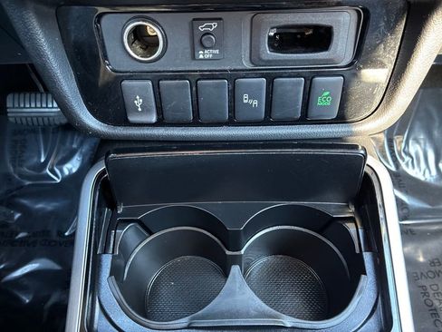 Used 2020 Mitsubishi Outlander SEL image 32