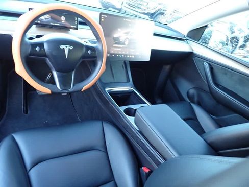 Used 2024 Tesla Model Y Long Range image 15