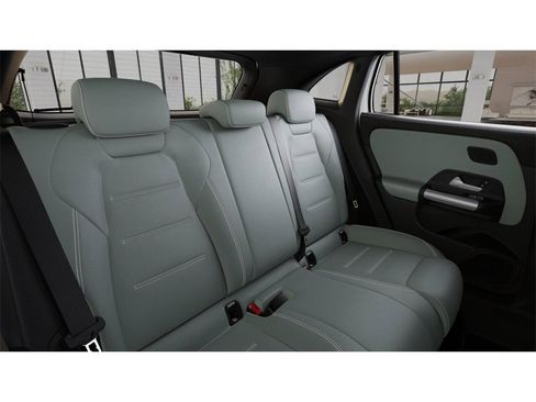 New 2026 Mercedes-Benz GLA 250 4MATIC image 5