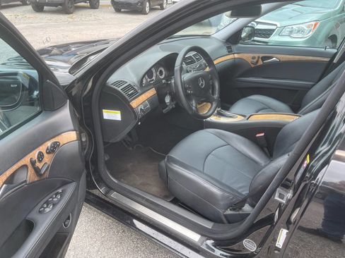 Used 2009 Mercedes-Benz E 350 Sedan image 11