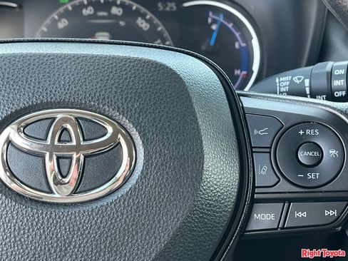 Certified 2025 Toyota RAV4 XLE AWD/4WD image 24