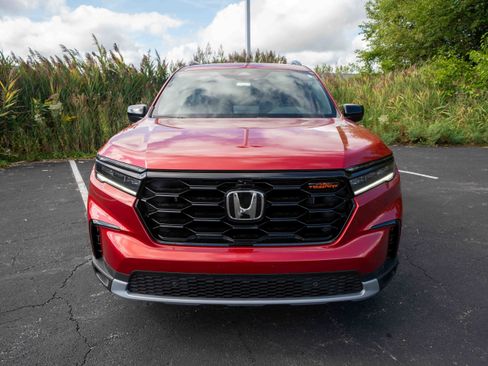 New 2025 Honda Pilot TrailSport image 2