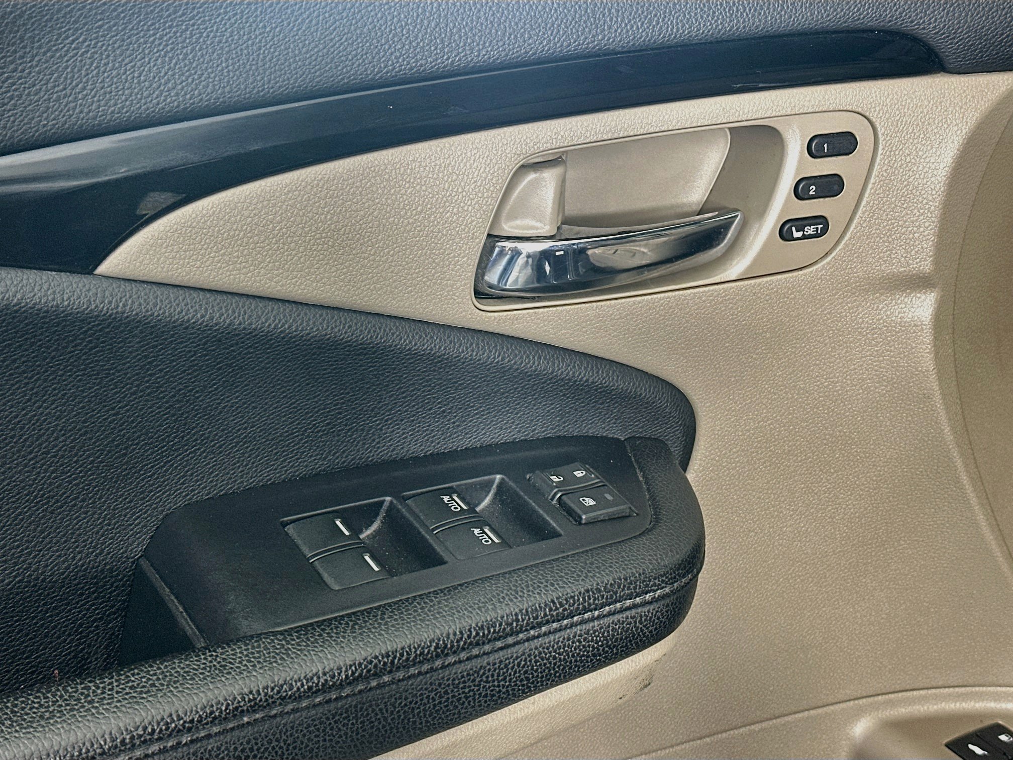 Used 2018 Honda Pilot Touring image 15
