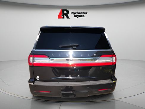 Used 2020 Lincoln Navigator L Reserve w/ Equipment Group 208A Reserve AWD/4WD image 6