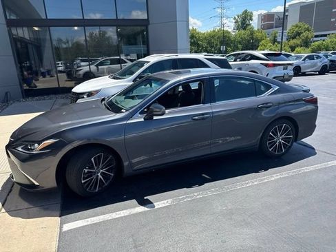 Used 2024 Lexus ES 350 w/ Premium Package FWD image 1