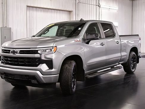 Used 2024 Chevrolet Silverado 1500 RST AWD/4WD image 3