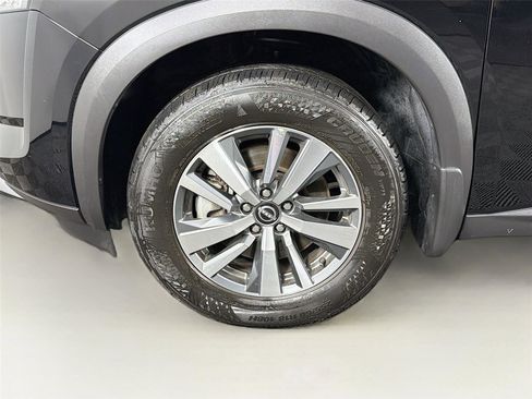 Used 2025 Nissan Pathfinder SL AWD/4WD image 31
