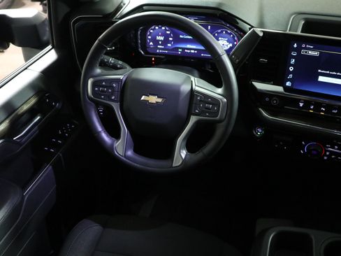 Used 2025 Chevrolet Silverado 2500 LT w/ Safety Package AWD/4WD image 16