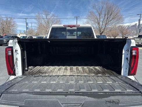 Used 2025 GMC Sierra 3500 Denali w/ Denali Reserve Package image 12