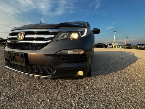 Used 2017 Honda Pilot Touring image 29