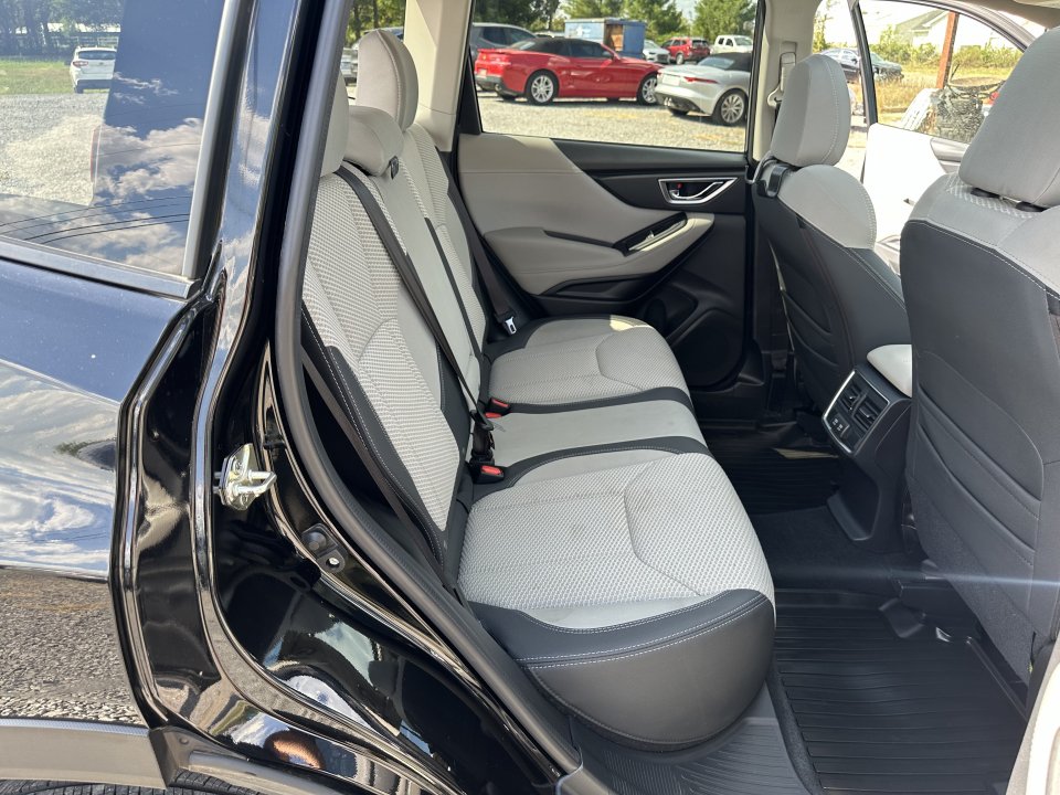 Used 2019 Subaru Forester Premium AWD/4WD image 20