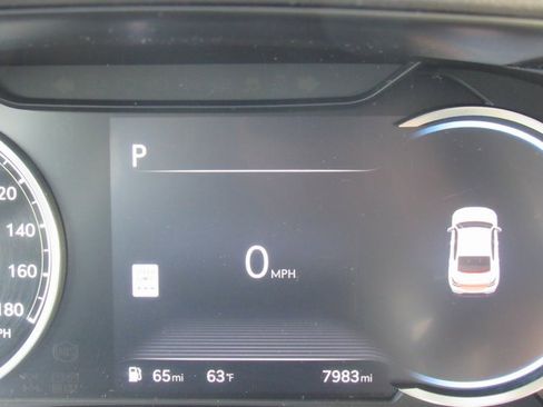 Used 2025 Genesis G70 2.5T image 21