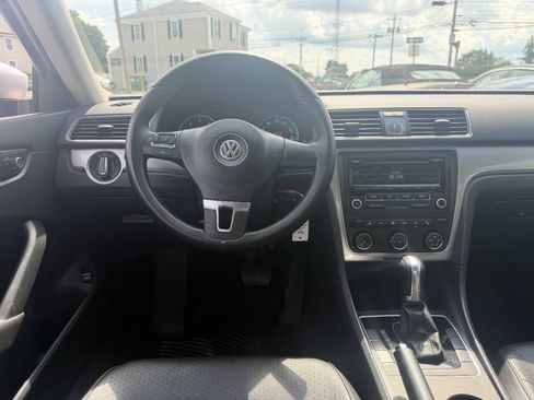 Used 2014 Volkswagen Passat 1.8T Wolfsburg Edition FWD image 17