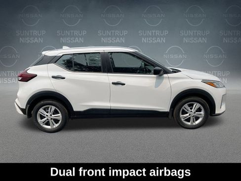 Used 2025 Nissan Kicks Play S FWD image 18