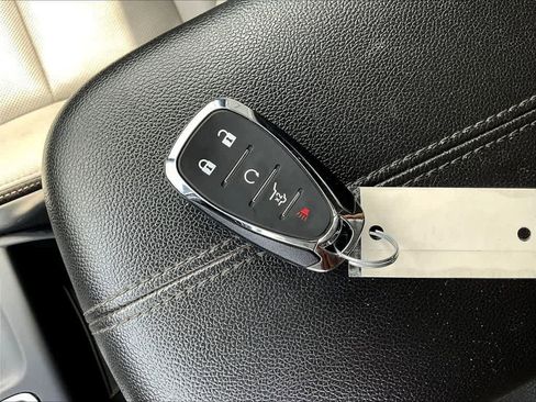 Used 2020 Chevrolet Equinox Premier AWD/4WD image 36