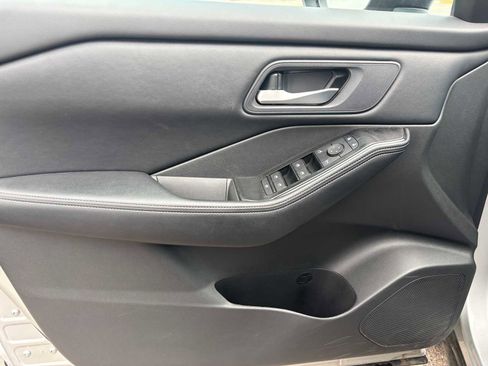 Used 2025 Nissan Rogue SV AWD/4WD image 11
