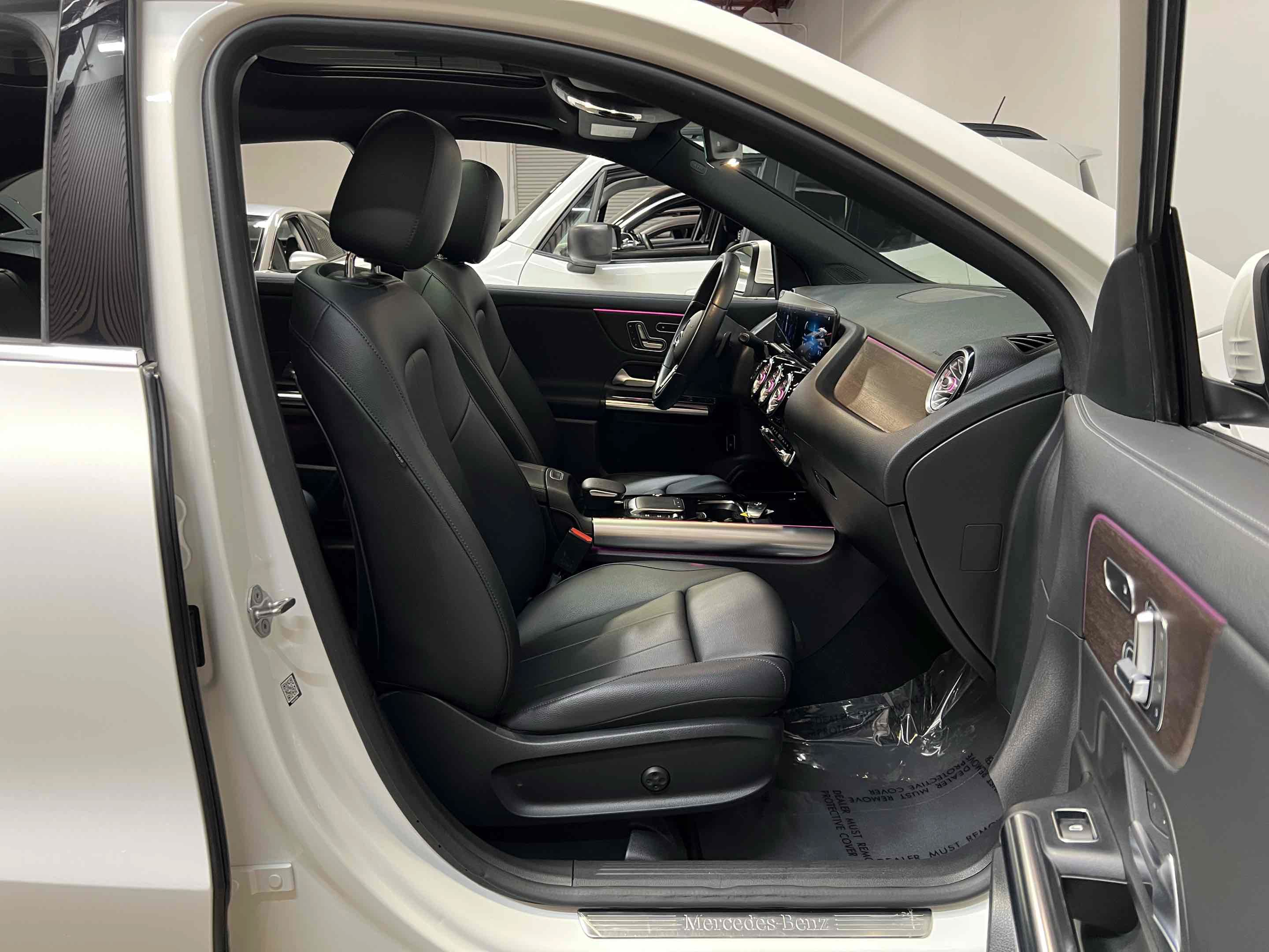 Used 2021 Mercedes-Benz GLA 250 4MATIC w/ Premium Package image 38