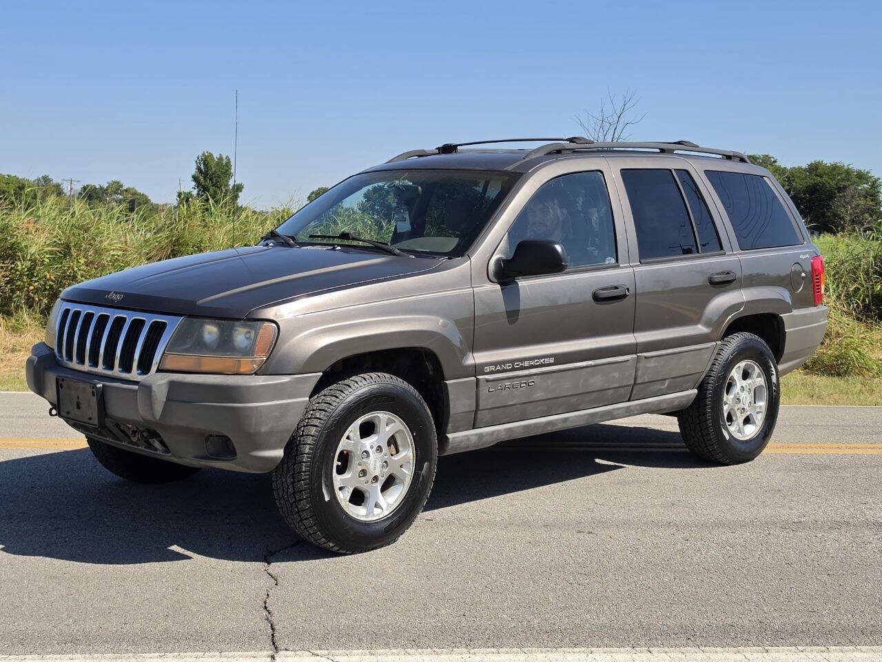 Used 2000 Jeep Grand Cherokee Laredo AWD/4WD image 2