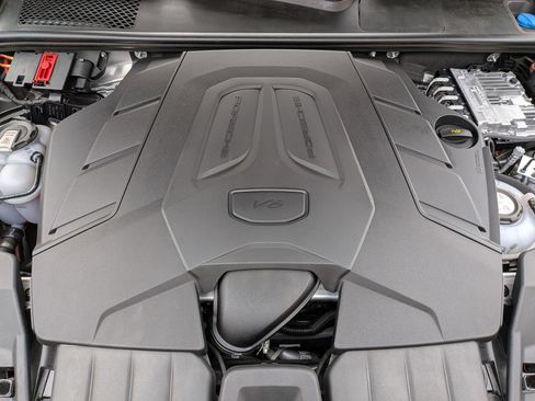 Certified 2025 Porsche Cayenne S AWD/4WD image 39